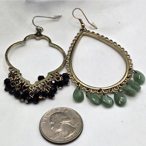 "5/$25" Pair of Mismatched Goldtone Green/Black Boho Bali Style Dangle Earrings - Picture 2 of 5